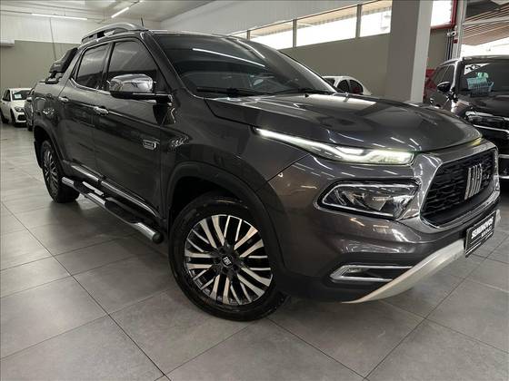 FIAT TORO 2.0 16V TURBO DIESEL RANCH 4WD AT9 FIAT TORO 2.0 16V TURBO DIESEL RANCH 4WD AT9
